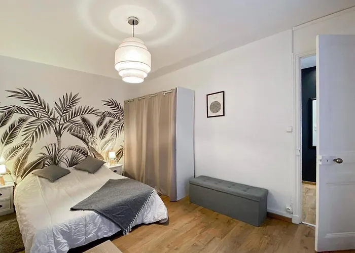 Pierre Proche Place Saint Marc Διαμέρισμα *